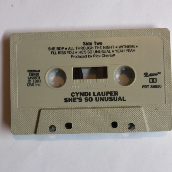 VTG Cassette Cyndi Lauper - She’s so Unusual - Picture 7 of 7
